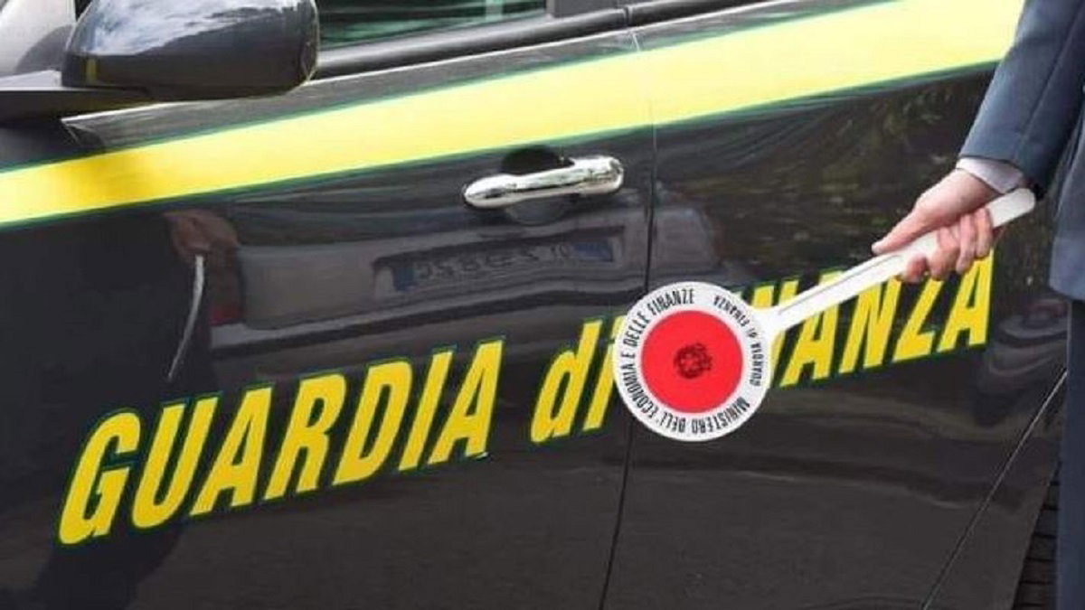 Maresciallo Gdf si suicida, la denuncia via mail: “tensione altissima” article-post