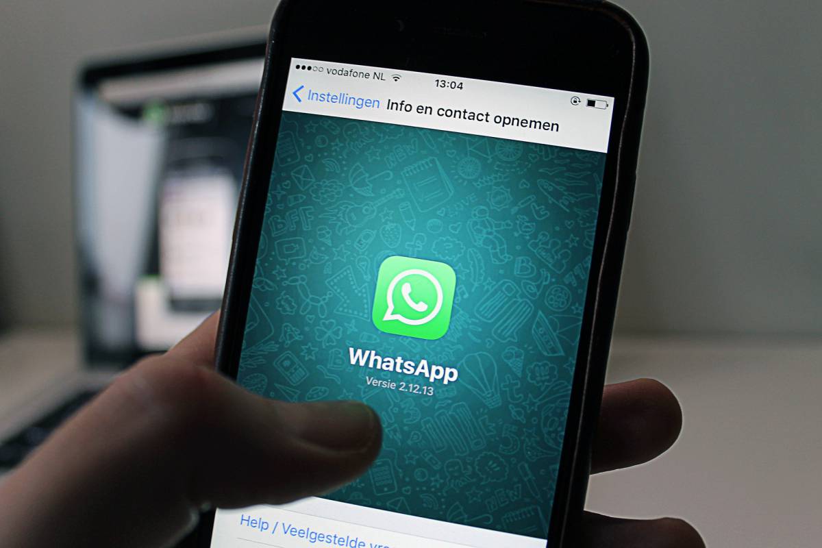 Minorenni adescate su Whatsapp e costrette a spogliarsi article-post