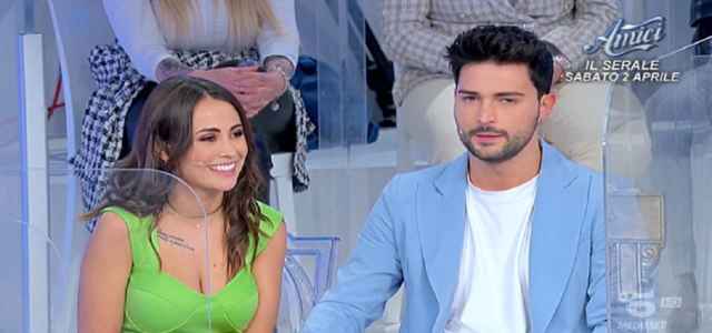 Uomini e Donne, Davide Donadei furioso: “Giornalista sciacallo!” Poi ammette… article-post