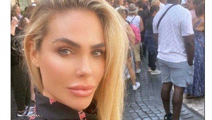 Ilary Blasi diffida Nuccetelli: la reazione social del pr romano article-post