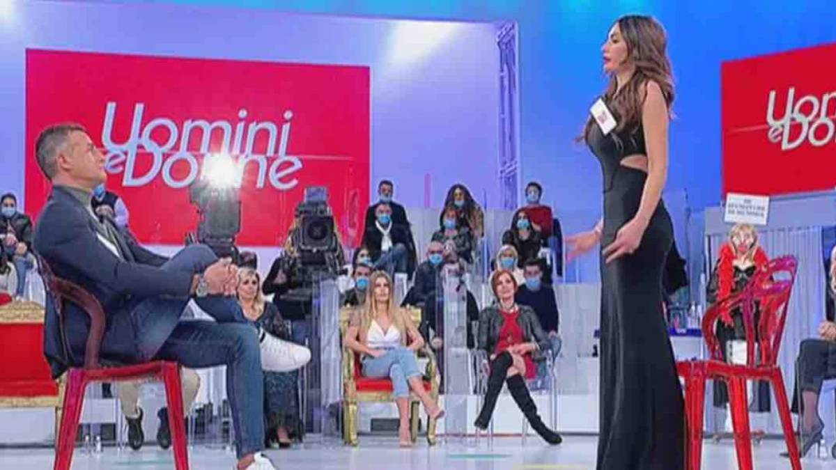 Uomini e Donne, prime registrazioni: nuovi tronisti, scontro Ida e Riccardo article-post