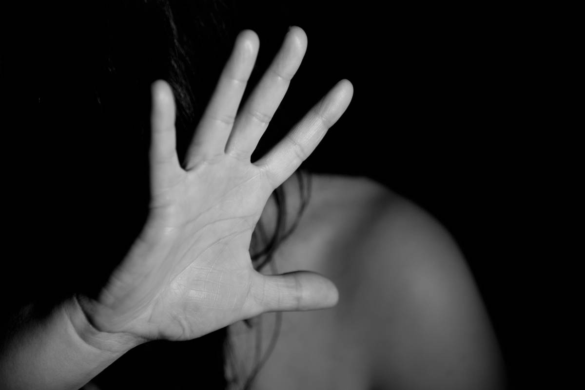 Firenze, aggredisce moglie e bambine: il figlioletto lo fa arrestare article-post