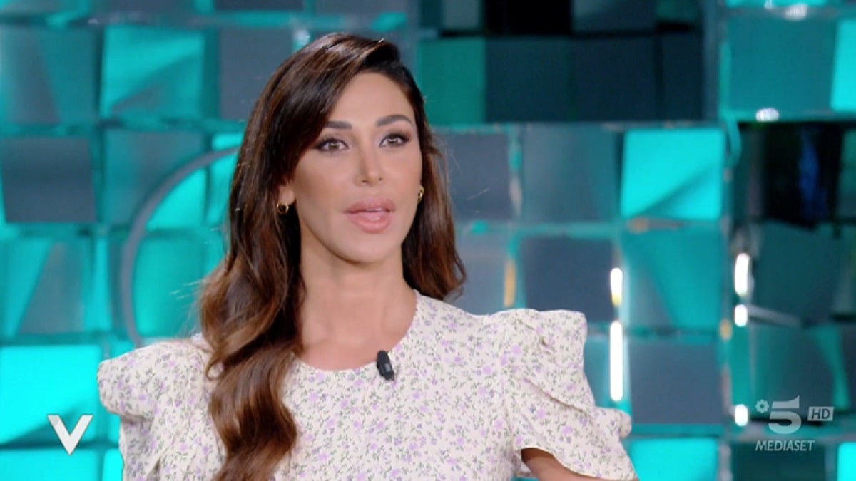 Belen Rodriguez, la verità su De Martino: “Siamo ancora sposati ma…” article-post