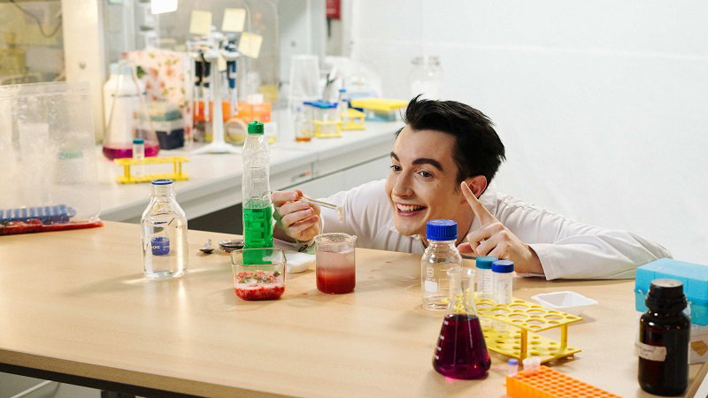 Il piccolo chimico arriva il laboratorio più divertente della tv article-post