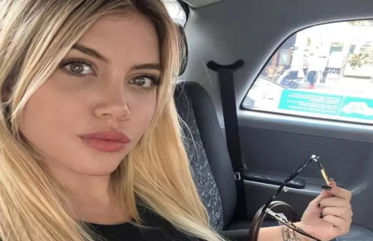 Ballando con le stelle, Selvaggia Lucarelli vs Wanda Nara: è scontro social article-post