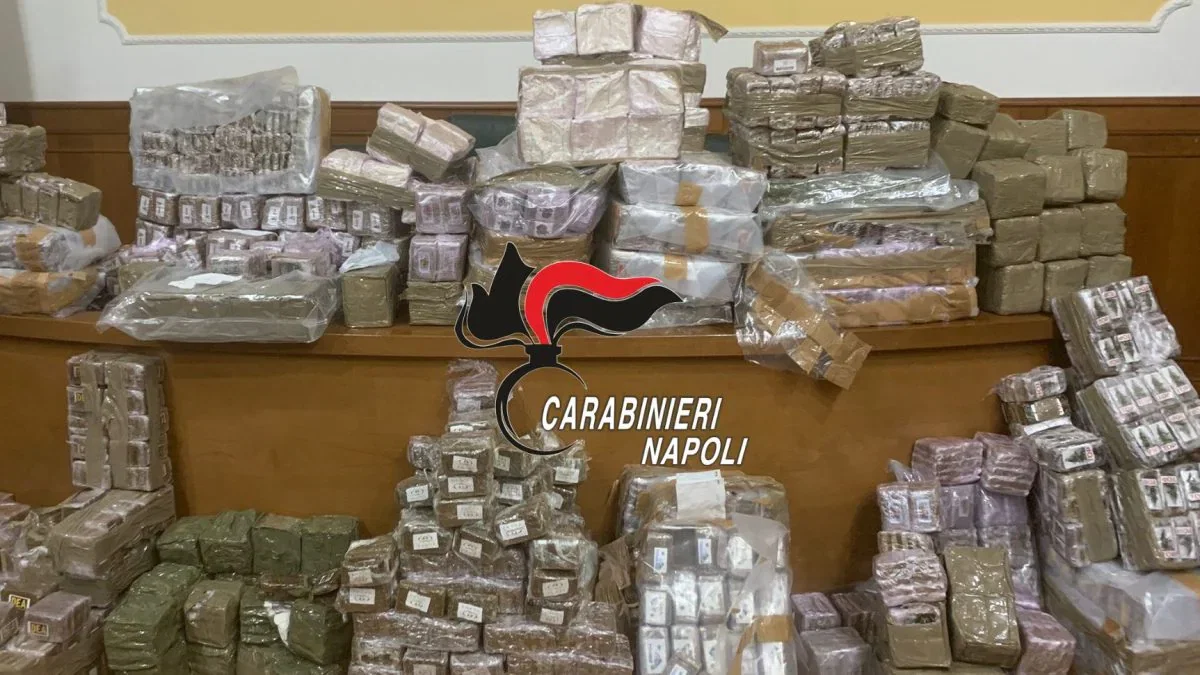 Castel Volturno (CE): 560 kg di hashish sequestrati a due donne incensurate article-post
