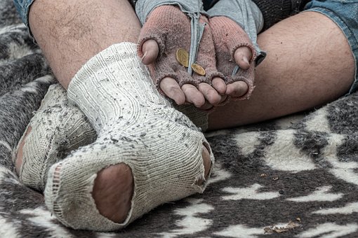 Roma: 14enne denuncia i genitori che la costringevano a chiedere l’elemosina article-post