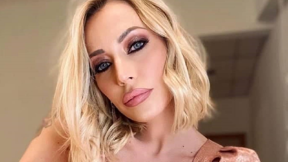 Karina Cascella esulta per l’abolizione del reddito di cittadinanza: ecco cosa ha detto article-post