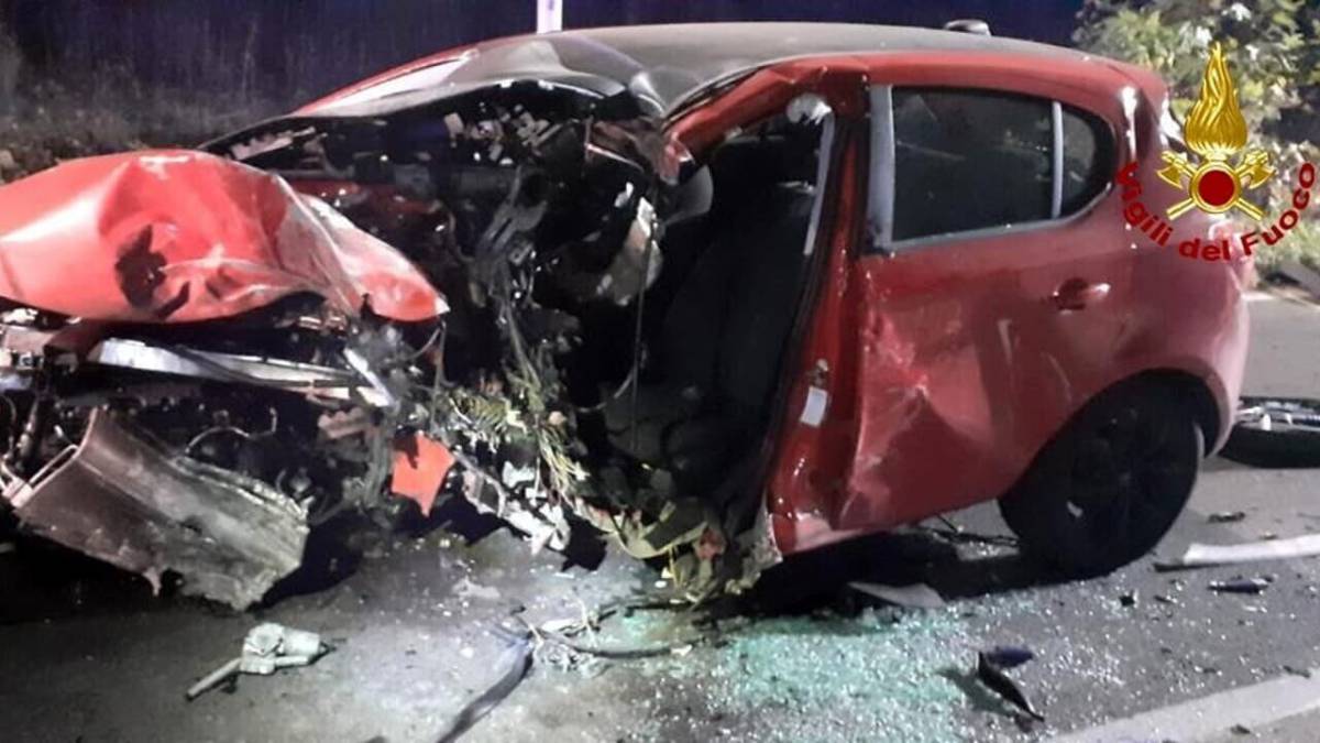 Padova: 26enne si schianta contro un albero e muore article-post