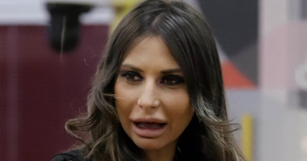 Gfvip7, Sarah Altobello sta male: “Chiedete aiuto” article-post