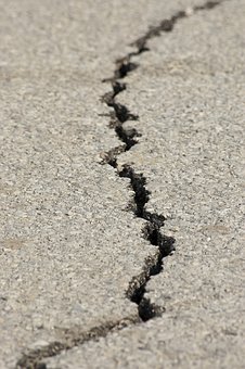 I Campi Flegrei tremano ancora mentre la politica discute article-post
