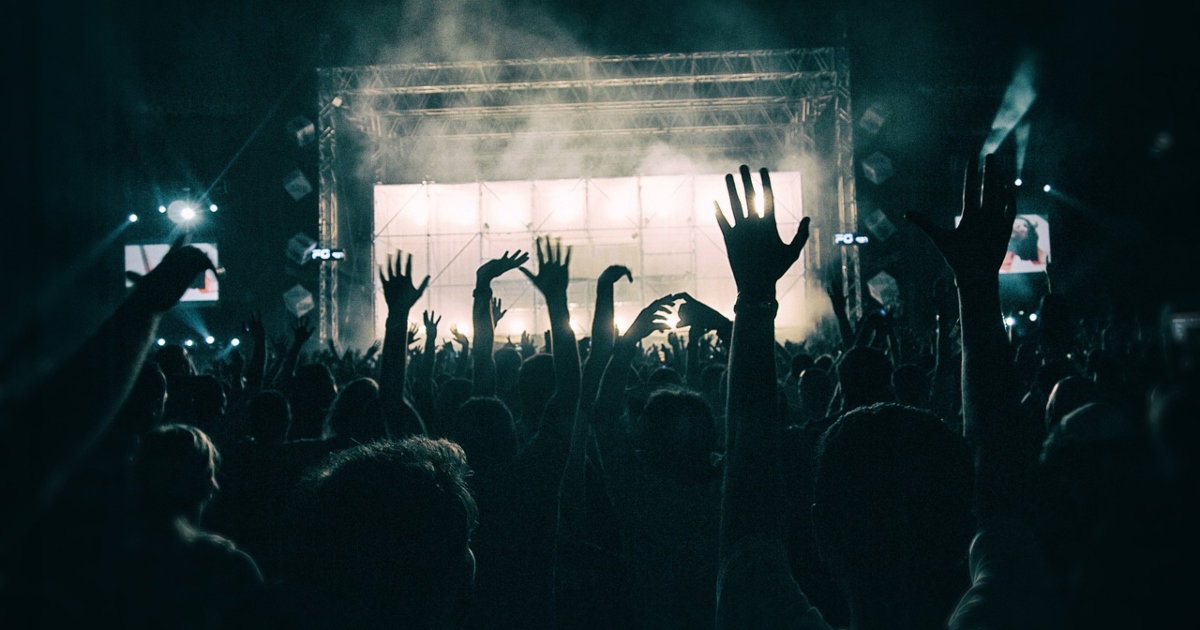 One More Fest: Blanco e Machine Gun Kelly headliner article-post