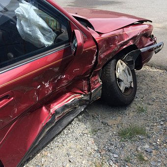 Caselle (TO): 18enne muore carbonizzato in un incidente d’auto article-post
