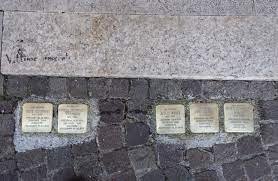 Trieste, 15 nuove pietre “della memoria” per ricordare l’Olocausto e le sue vittime article-post