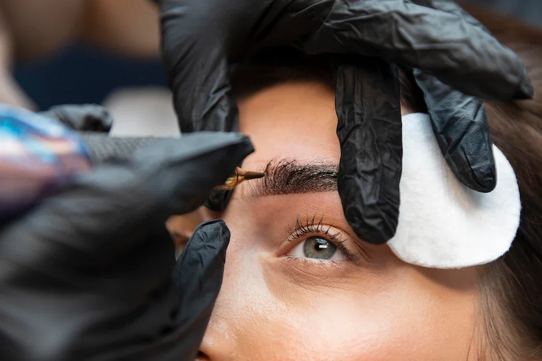 Microblading: guida completa alla tecnica delle sopracciglia semi-permanenti article-post