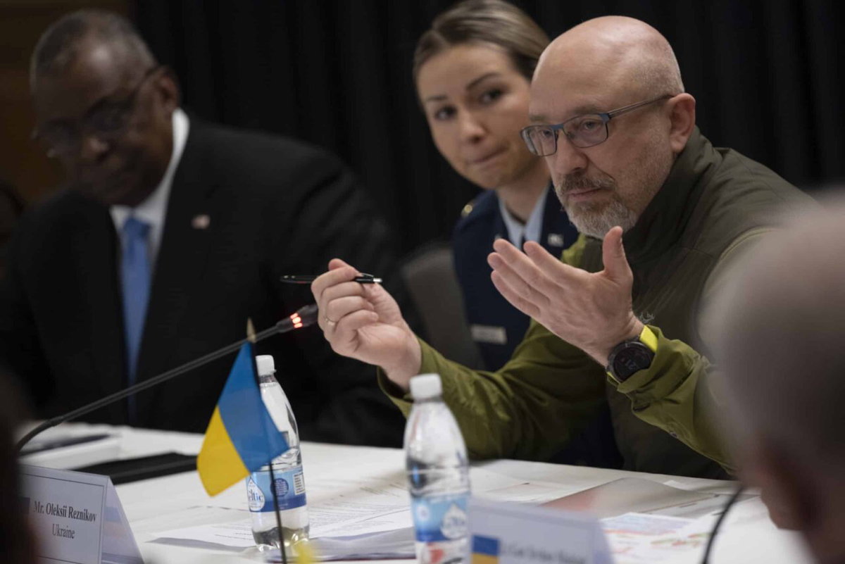 Ucraina, si dimette il ministro degli esteri Reznikov article-post