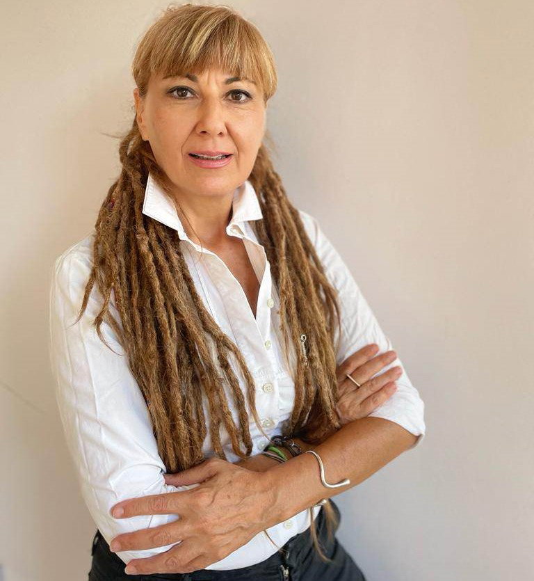 Inchiesta Davos di Raffaella Regoli, autrice di Sospesa e giornalista di fuori dal coro article-post