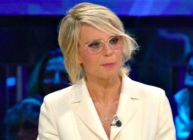 Maria de Filippi in vacanza da sola: al mare senza Maurizio Costanzo article-post