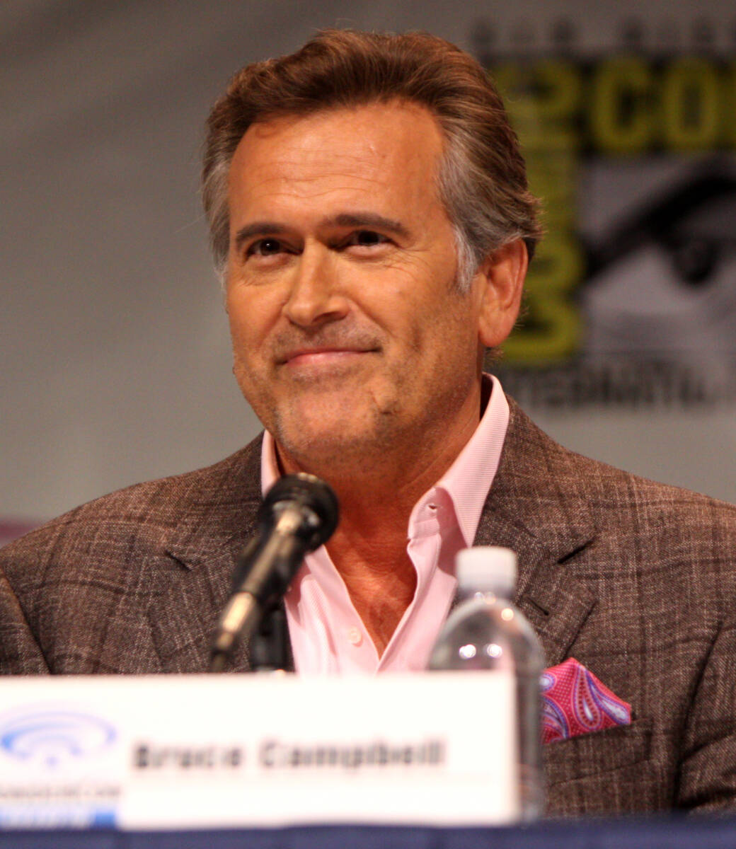Sam Raimi vuole un film con Bruce Campbell article-post