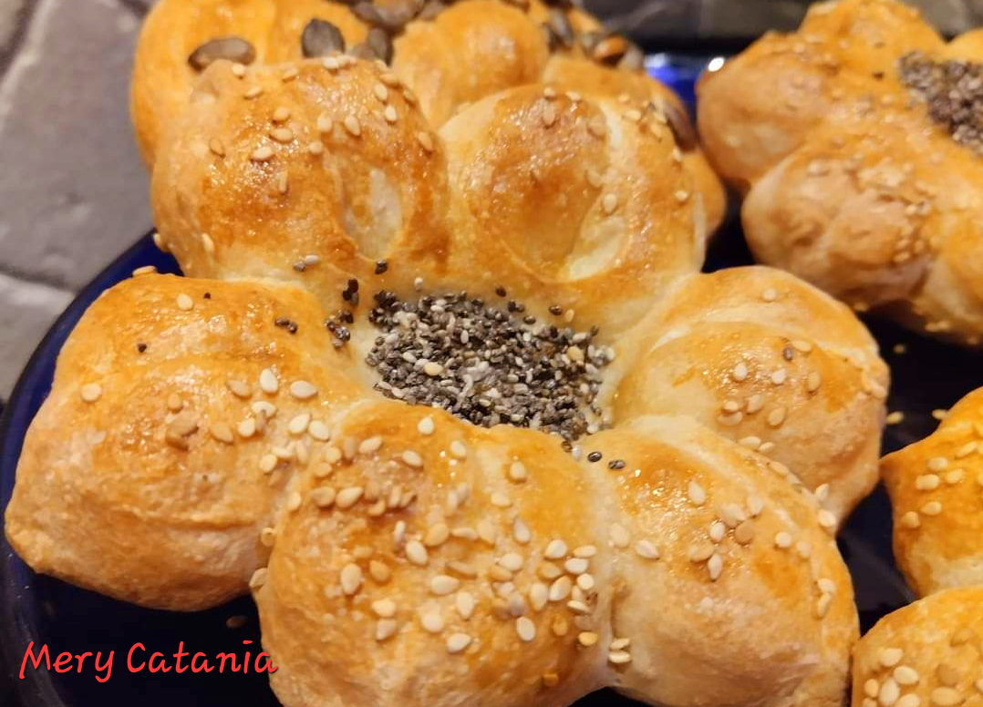 Pane girasole con semi di chia e sesamo in friggitrice ad aria, il pane morbido e saporito article-post