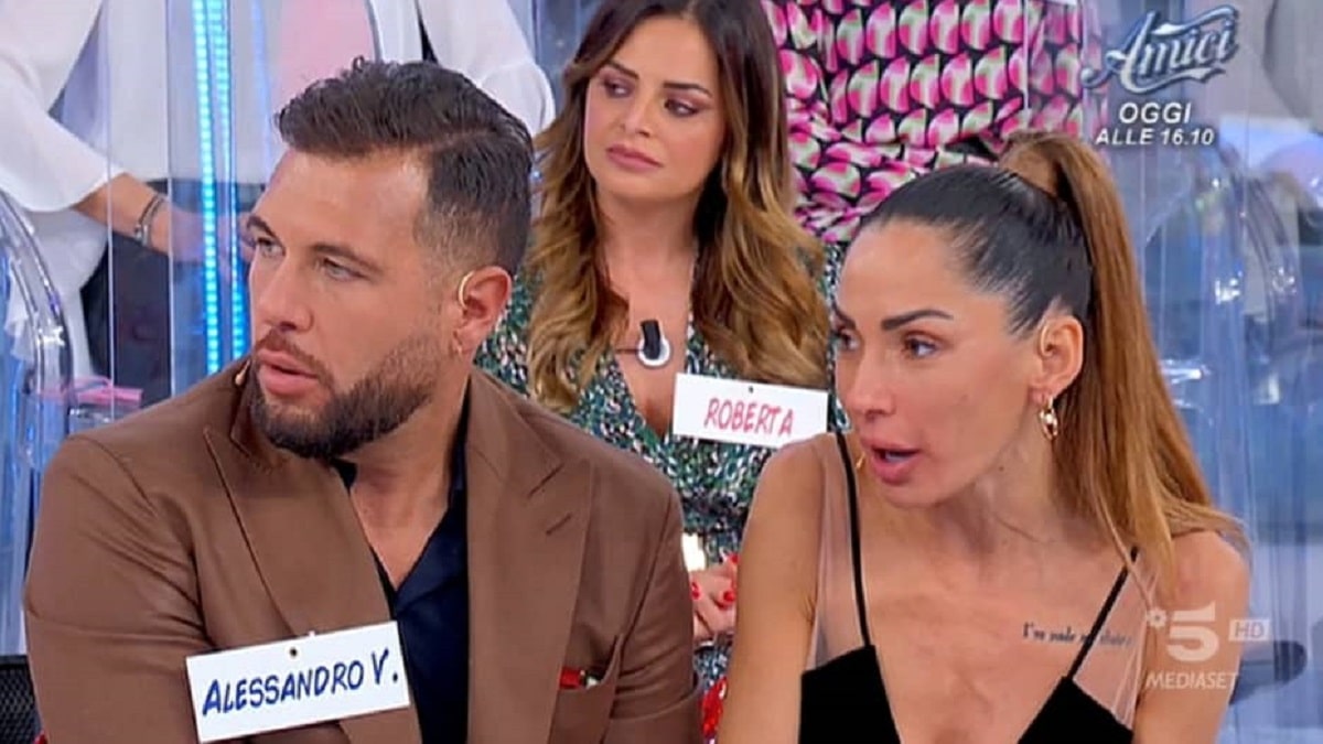 Uomini e Donne, Ida Platano e Alessandro crisi in corso: il messaggio di lei article-post
