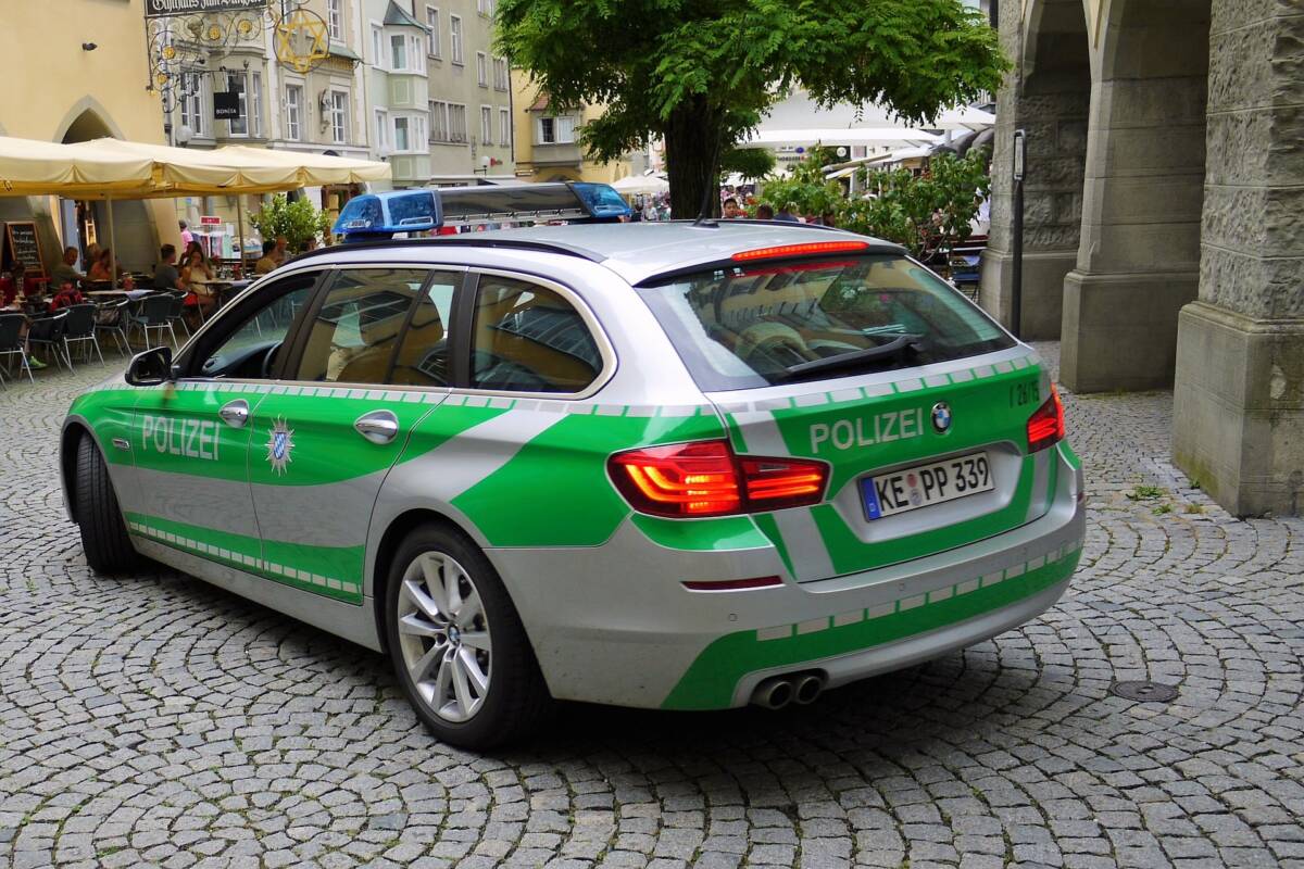 Berlino, ferisce a coltellate la compagna e va a prendersi una birra article-post