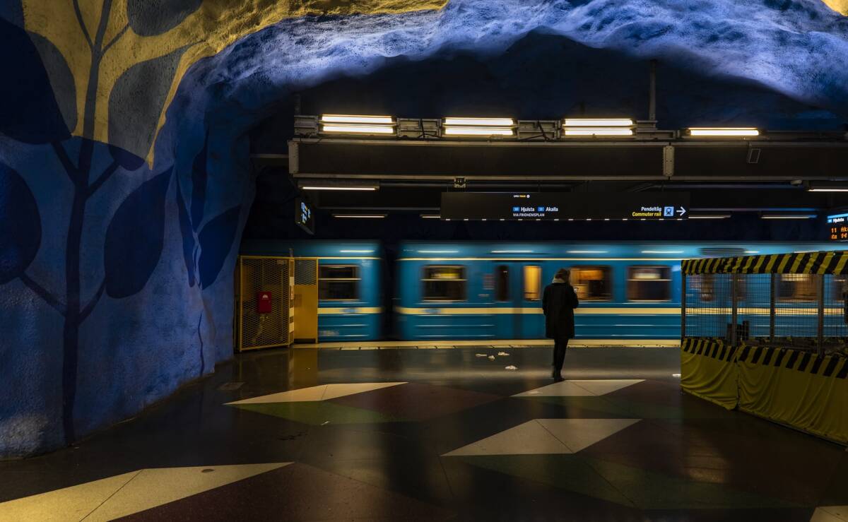 Roma, metro A: si lancia sui binari e muore article-post