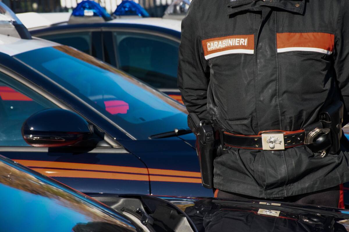 Tenta di uccidere una persona alla guida con una piccozza: arrestato dai Carabinieri article-post
