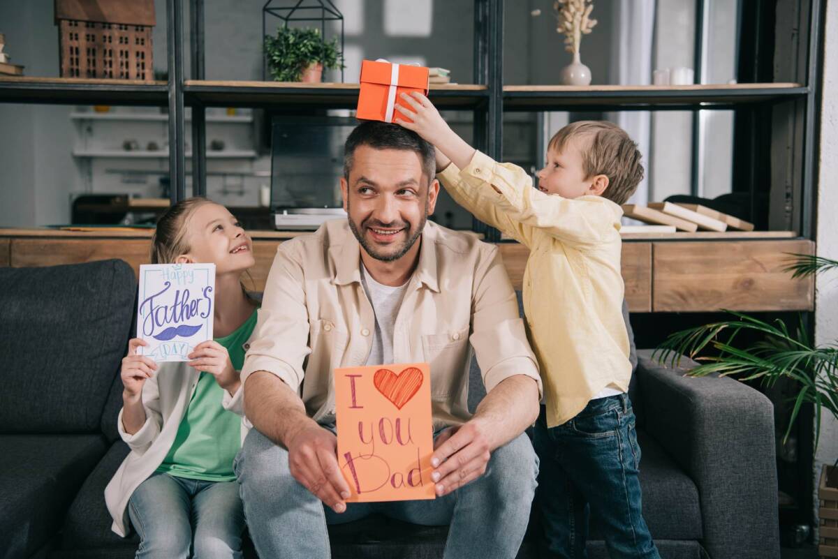 Festa del papà 2023: le migliori frasi per gli auguri, e 10 curiosità che non ti aspetti article-post