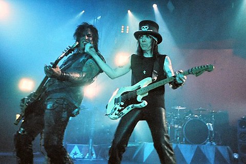 Motley Crue: Mick Mars fa causa alla band article-post