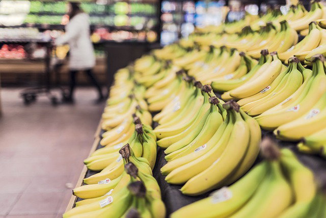 Perchè la frutta tagliata diventa nera? 5 soluzioni svelate dagli chef per conservarla article-post