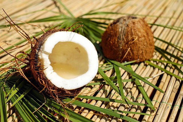 Aprire il COCCO facilmente? Il metodo geniale della busta di plastica article-post