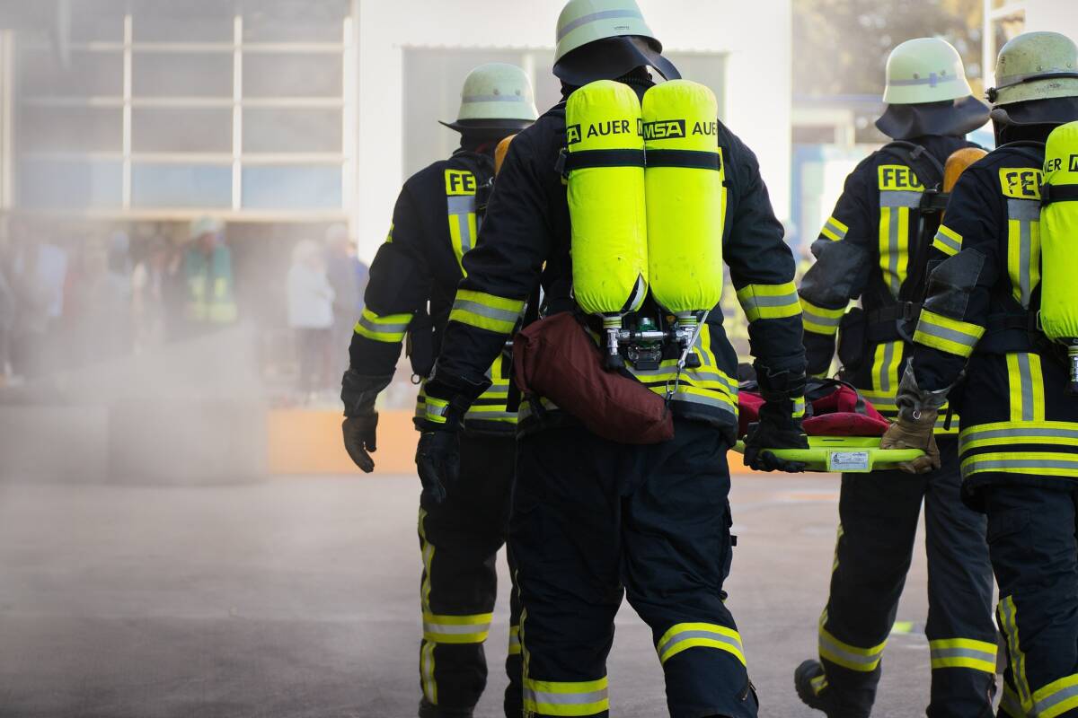 Milano, grosso incendio in una palazzina: rogo spento questa mattina article-post