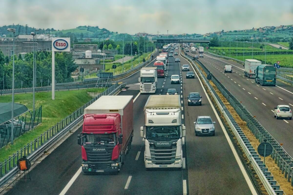 A1 Milano-Napoli, incidente tra camion paralizza il traffico article-post