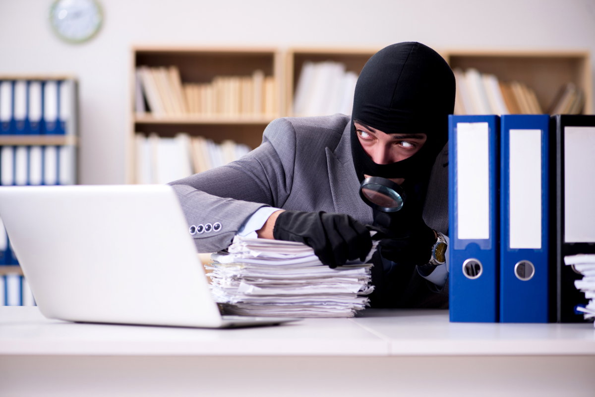 Allarme “spionaggio aziendale”: come si difendono le aziende italiane article-post