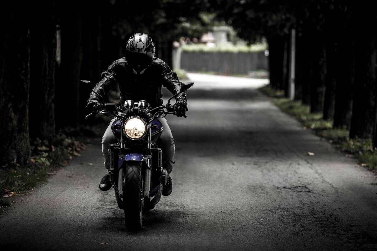 Cantello (Varese): motociclista cade lungo la strada dei frontalieri article-post