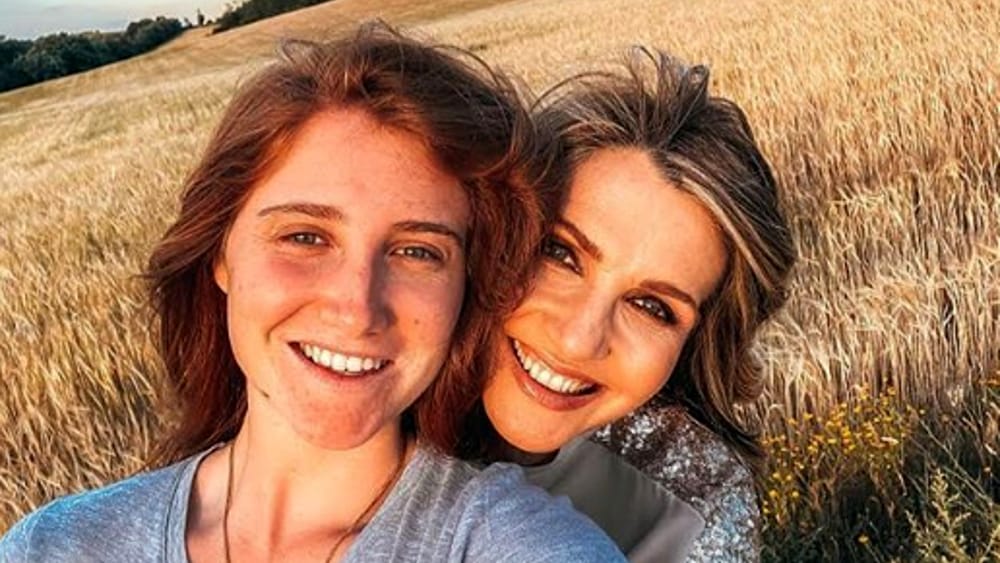 Lorella Cuccarini, ecco come ha reagito al presunto coming out della figlia article-post