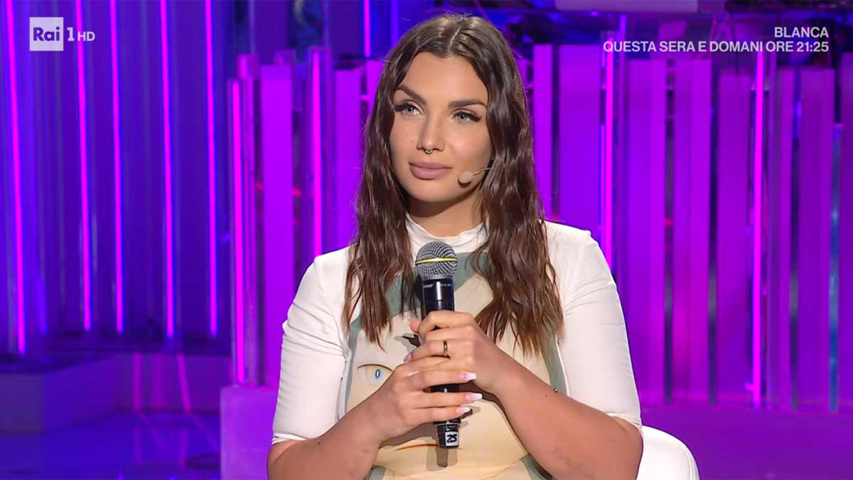 Elettra Lamborghini gela Mara Venier: “Un bambino? Sacrilegio!” article-post
