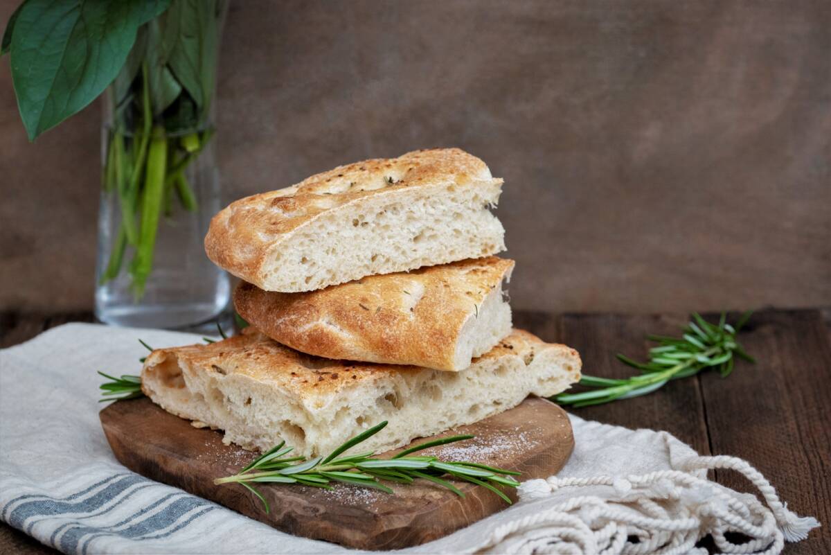 Focaccia in friggitrice ad aria, soffice e piena di bolle article-post