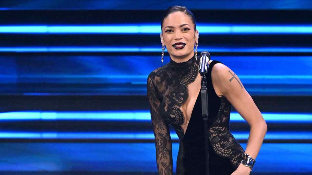 Elodie spunta la foto da adolescente, nessuno riesce a riconoscerla a prima vista article-post