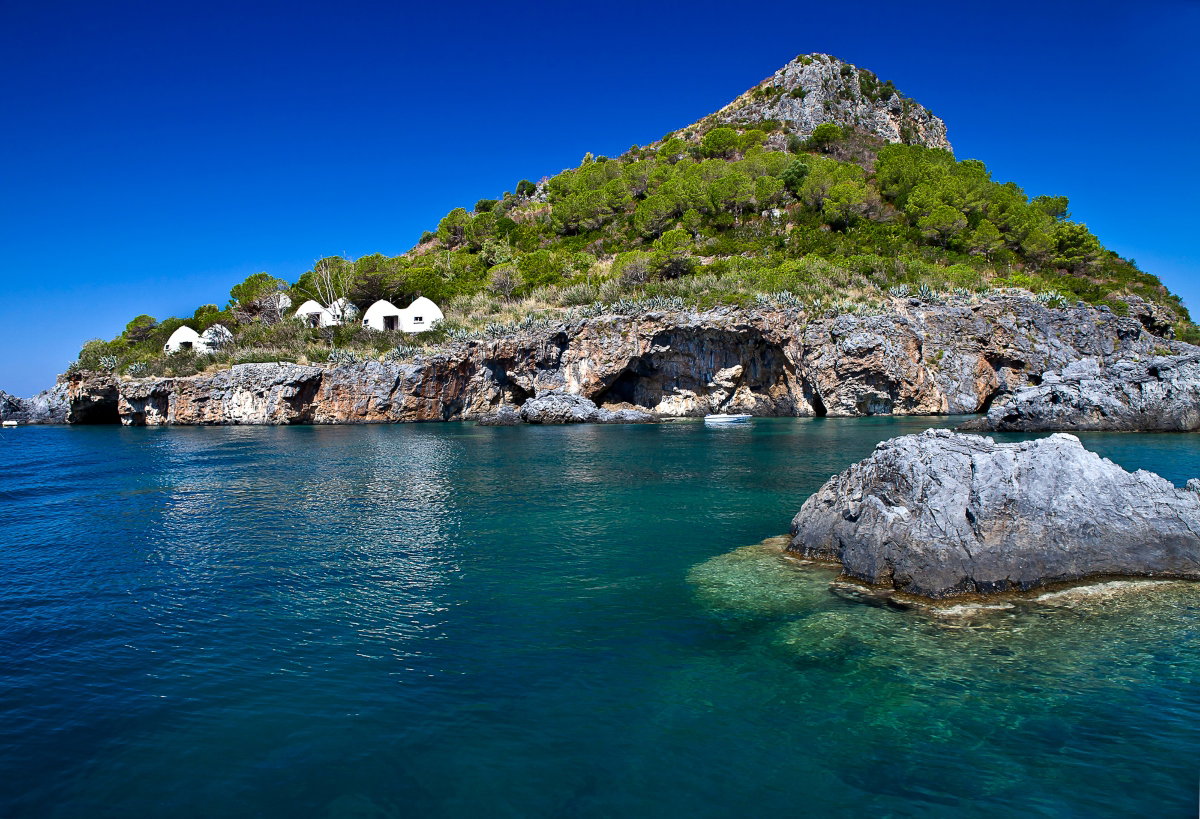 Grotta Azzurra, il luogo incantato nell’isola di Dino article-post