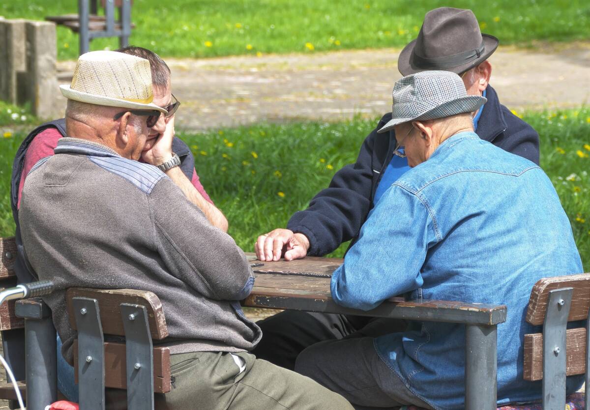 Partita a carte sfocia in una lite: 78enne colpito alla testa article-post