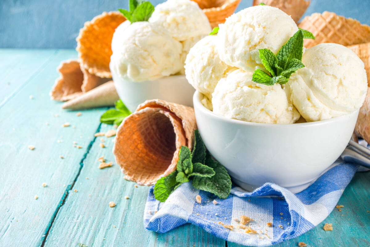 Gelato alla vaniglia solo 2 ingredienti, lo realizzi in 5 minuti e sarà cremosissimo article-post