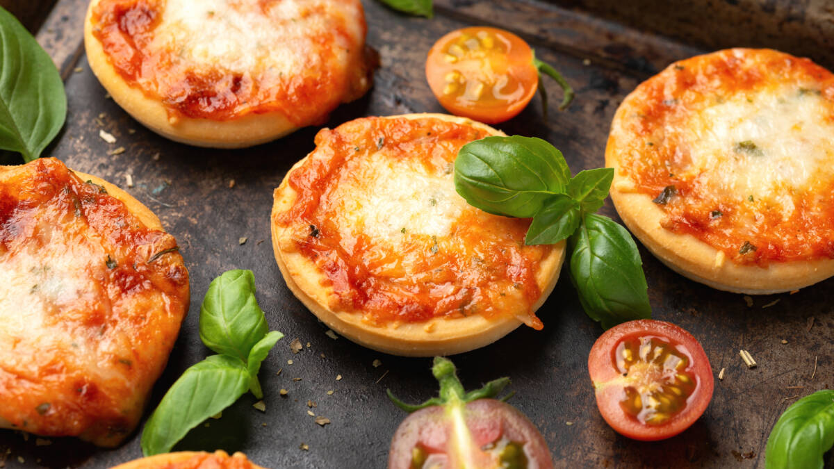 Pizza fritta al pomodoro in friggitrice ad aria article-post