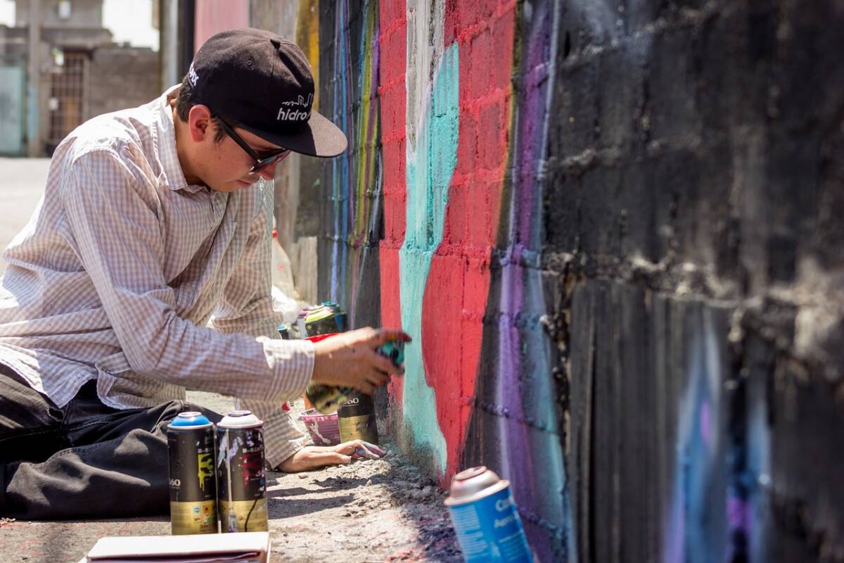 Milano, pulita Galleria Vittorio Emanuele II dai graffiti. Si cercano i colpevoli article-post