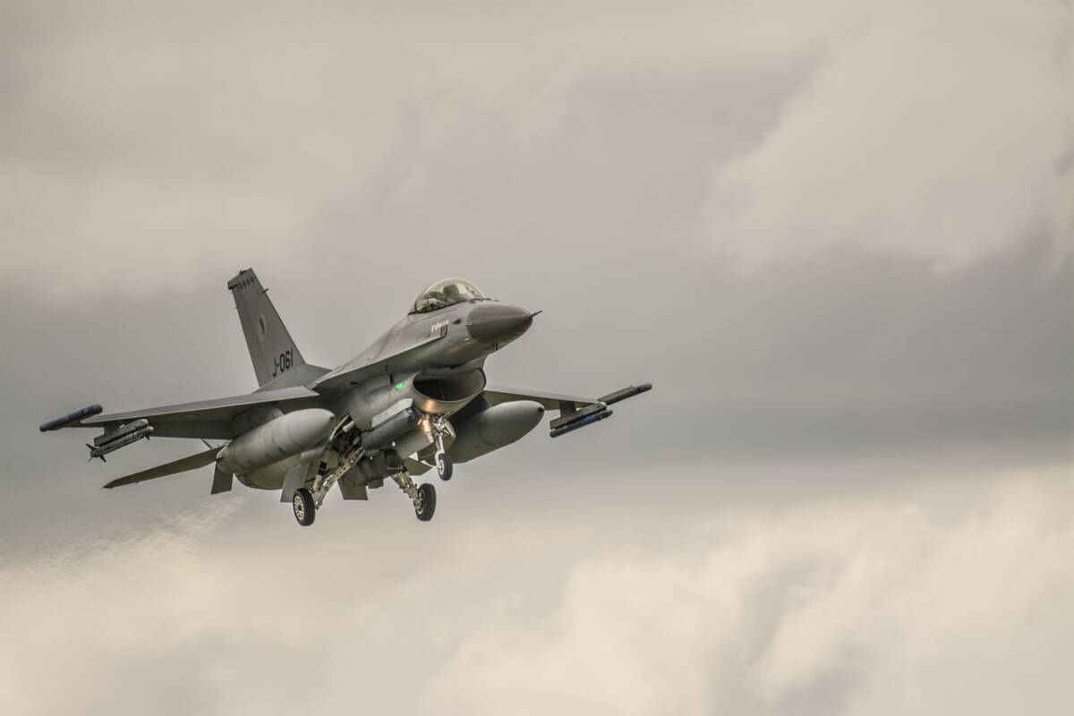 Guerra: Zelensky riceve F-16 da Danimarca e Paesi Bassi. Russi avanzano verso Kupyansk article-post