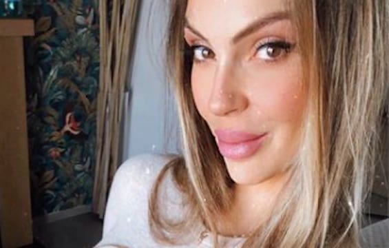 Sarah Nile, ex gieffina, denuncia: “Licenziata perchè sono mamma?” article-post