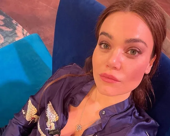 Romina Carrisi è ufficiale: è incinta! article-post