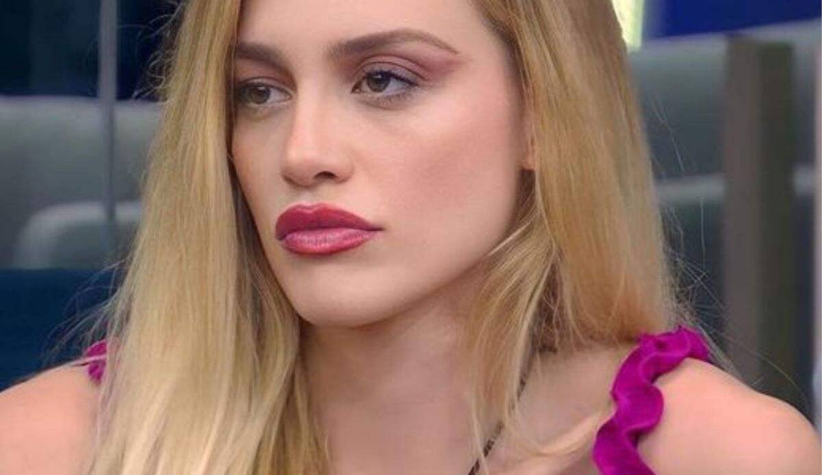 Grande Fratello, Heidi lascia il reality in lacrime: le accuse del padre article-post
