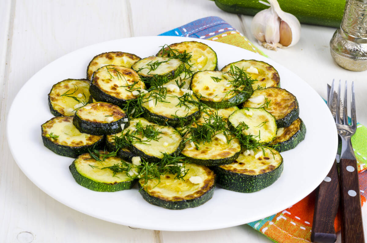 Zucchine agli aromi grigliate in friggitrice ad aria article-post